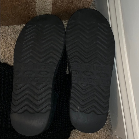 Black UGG Classic Cardy Boot - Picture 4 of 4